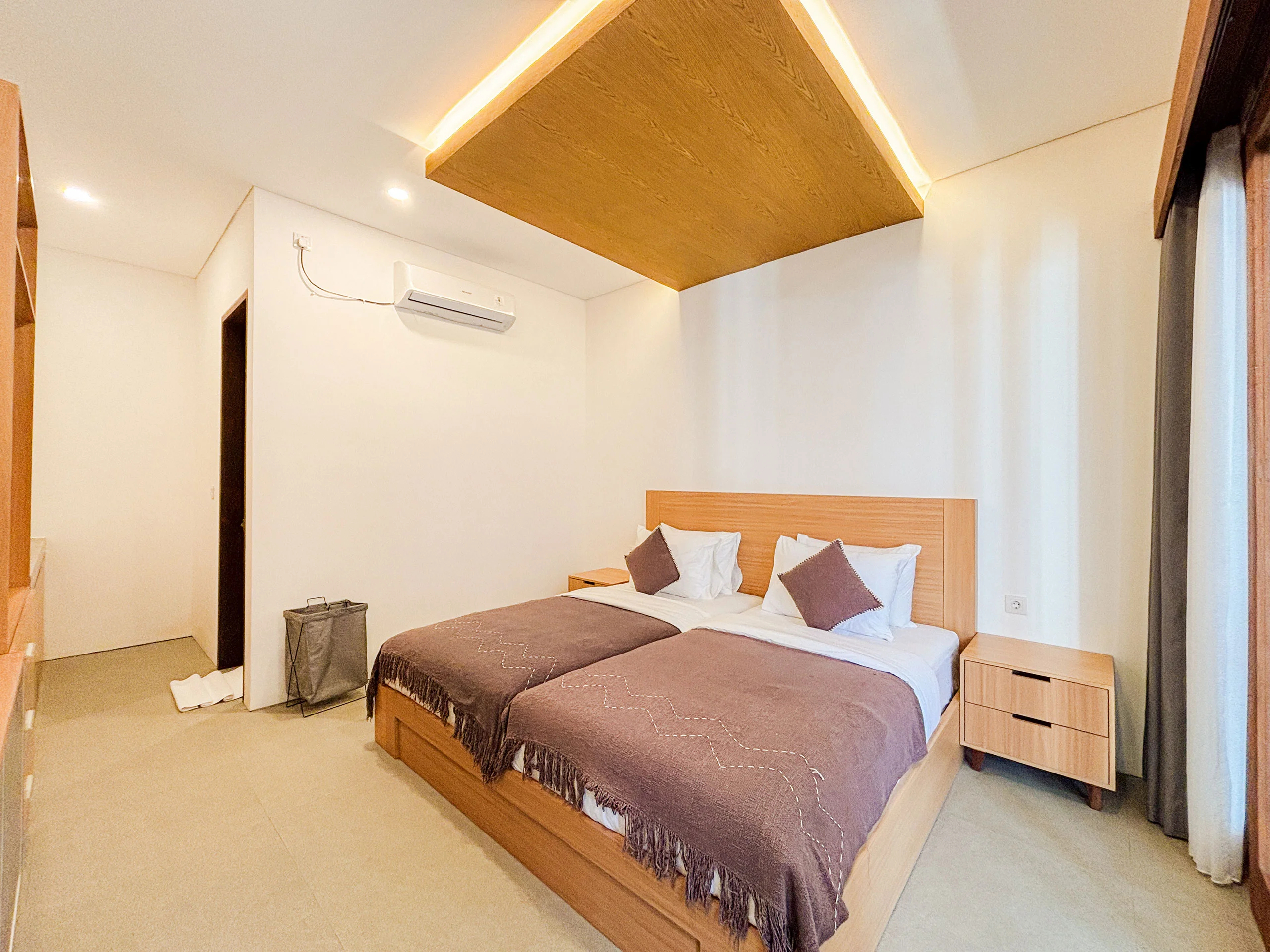 twin-king-bedroom-08042026-2