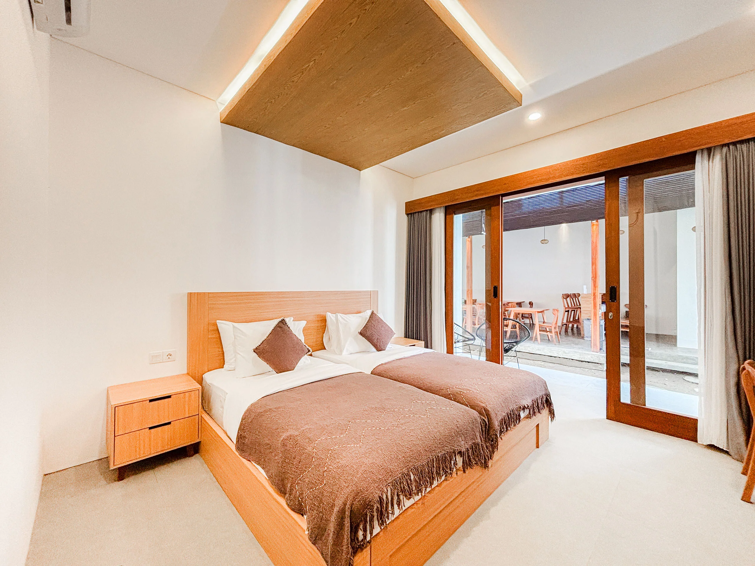 twin-king-bedroom-08042026-3